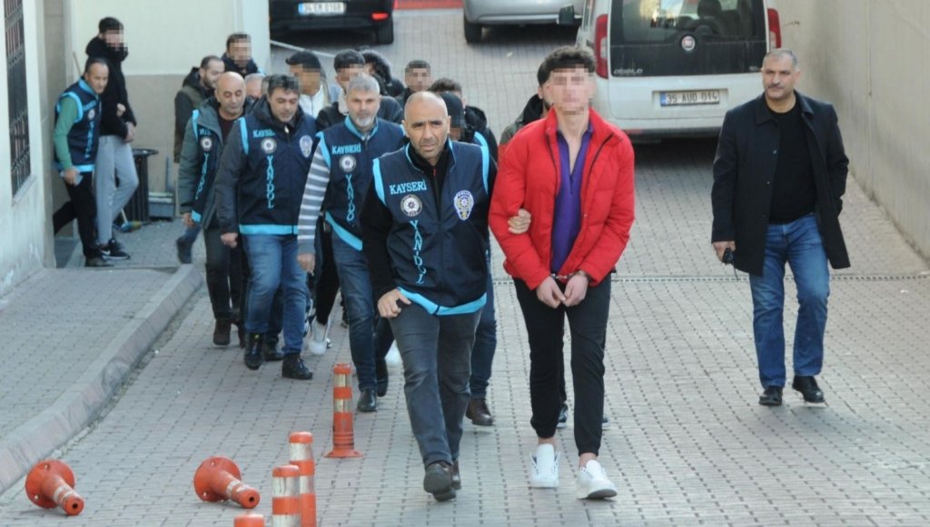 Kayseri’de yasa dışı bahis oynayanlara operasyon: 27 gözaltı