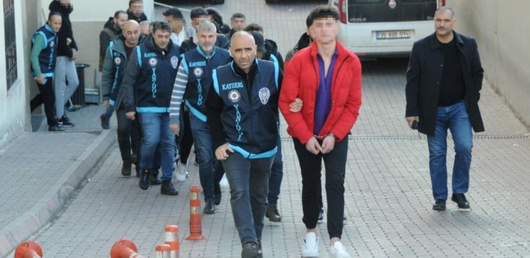 Kayseri’de yasa dışı bahis oynayanlara operasyon: 27 gözaltı