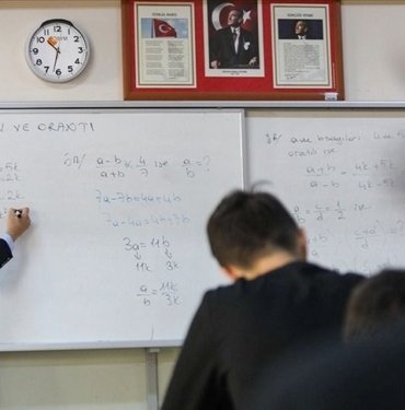 Öğretmen atamaları ne zaman, kadro ve branş dağılımı belli oldu mu? Gözler 2024 öğretmen atama takviminde