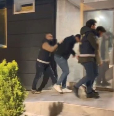 Maltepe’de kaçak elektronik sigara satan şüpheli yakalandı