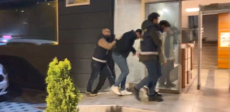 Maltepe’de kaçak elektronik sigara satan şüpheli yakalandı
