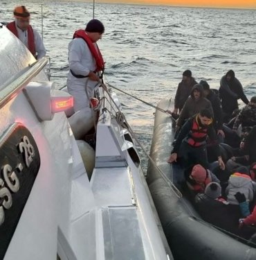 Ayvacık açıklarında 32 kaçak göçmen yakalandı