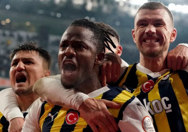 Fenerbahçe Başakşehir karşısındaki oyunuyla Süper Lig tarihinin rekorunu kırdı!