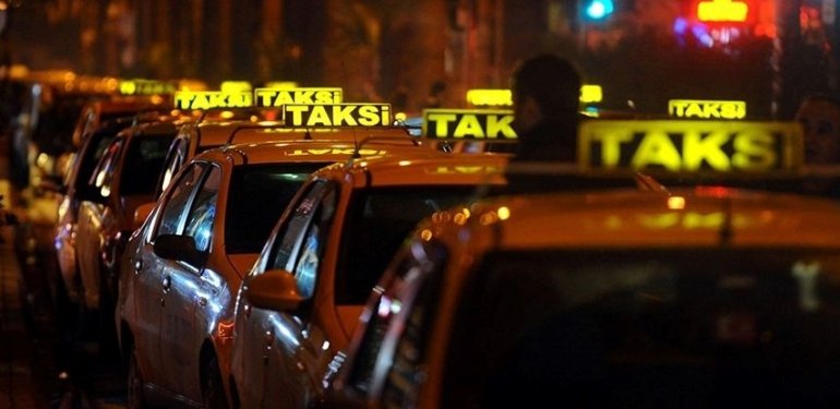 Ticari araç sürücülerinin yaş şartında süre uzatıldı