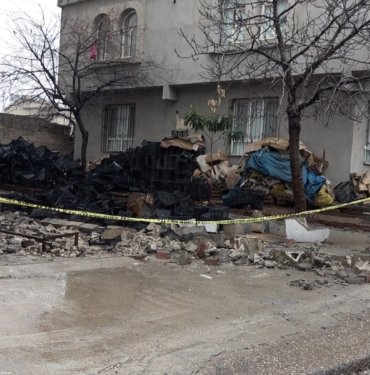 Çöken duvarın altında kalan Nurullah öldü, kardeşi yaralandı