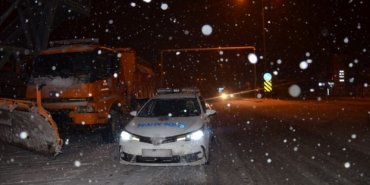 Erzincan’da kar, tipi kazalara neden oldu: 2 yaralı