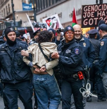 New York’ta İsrail ve ABD yönetimini protesto: Göstericilerden en az 8’i gözaltına alındı