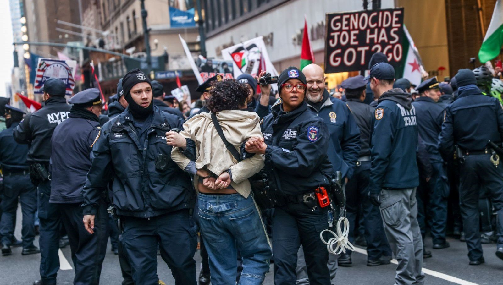 New York’ta İsrail ve ABD yönetimini protesto: Göstericilerden en az 8’i gözaltına alındı