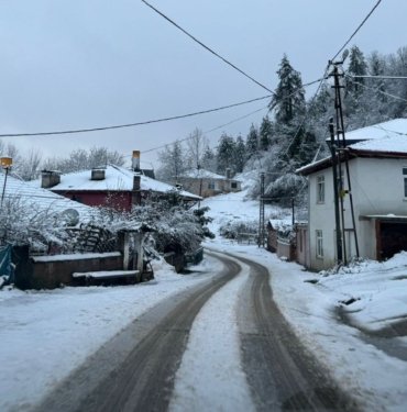 Bartın’da 35 köy yolu kardan kapandı