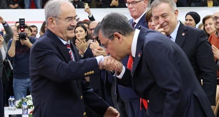 CHP lideri Özel duyurdu! Yılmaz Büyükerşen