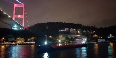 İstanbul Boğazı’nda gemi trafiği askıya alındı