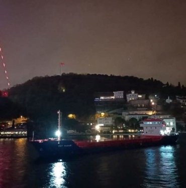 İstanbul Boğazı’nda gemi trafiği askıya alındı