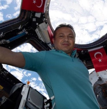 Astronot Alper Gezeravcı “gMetal” deneyini yaptı