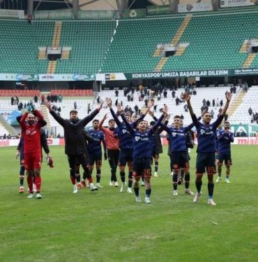 RAMS Başakşehir Konyaspor karşısında muhteşem bir geri dönüşe imza attı! 2-0 geriye düştükleri maçı kazandılar