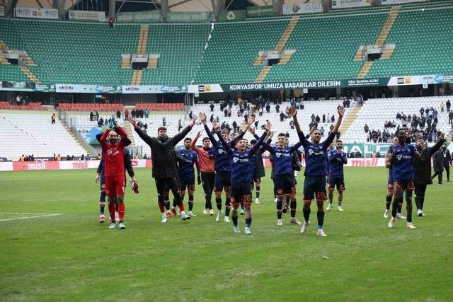 RAMS Başakşehir Konyaspor karşısında muhteşem bir geri dönüşe imza attı! 2-0 geriye düştükleri maçı kazandılar