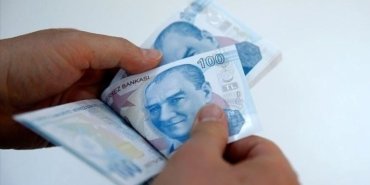 Emekliye ek zam farkı yattı mı, ne zaman yatacak? Zamlı maaş farkları için gözler Resmi Gazete’de