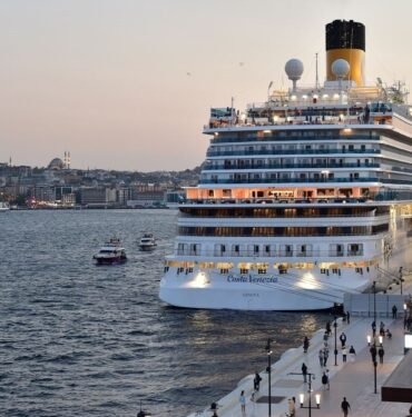 galataport-istanbul’a-turist-akini