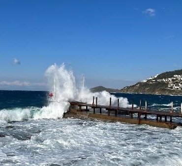 Bodrum’da feribot seferlerine fırtına engeli