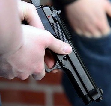 Uşak'ta tabancayla vurulan kadın ağır yaralandı 8 Uşak’ta tabancayla vurulan kadın ağır yaralandı
