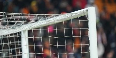 5 kez direğe takılan Galatasaray, maç sonu kale direklerini paylaştı! "Bunları hemen sökelim" 70 5 kez direğe takılan Galatasaray, maç sonu kale direklerini paylaştı! “Bunları hemen sökelim”