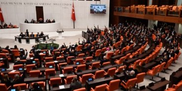 Anayasa’da milletvekilliğinin düşmesiyle ilgili hükümler: Milletvekilliği neden ve nasıl düşer?