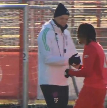 Galatasaray taraftarını üzen görüntü! Sacha Boey, Bayern Münih formasıyla ilk antrenmana çıktı