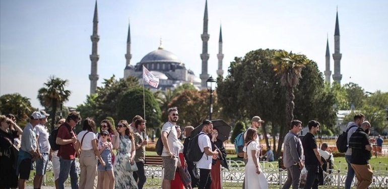 Yabancı ziyaretçi sayısı 49 milyonu aştı