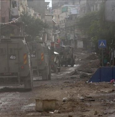 Filistin Kızılayı duyurdu: İsrail ordusundan el-Emel Hastanesi avlusuna baskın