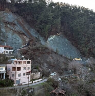 hatay’da-toprak-kaymasi