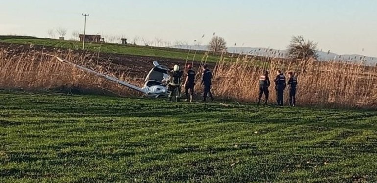 Uçak tarlaya zorunlu iniş yaptı: 1 yaralı