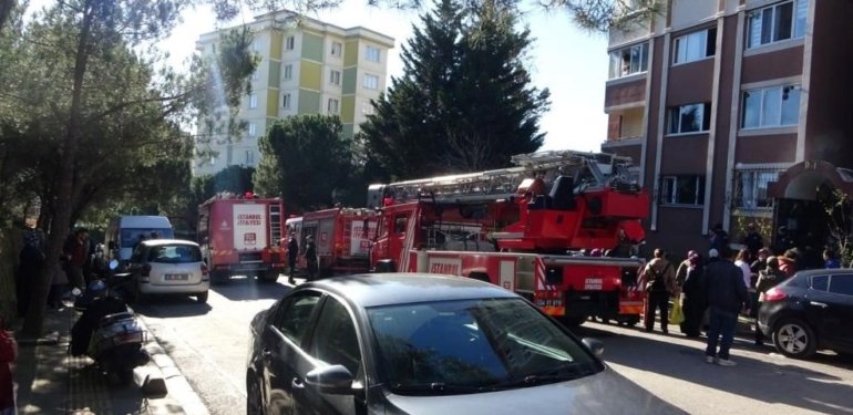 İstanbul’da sitede yangın: 1 ölü