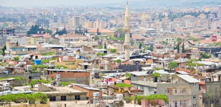 Hatay’da bağırsağında doğuştan kese olan çocuk sağlığına kavuştu
