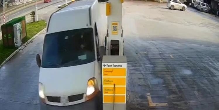 Akaryakıt istasyonunda faciadan dönüldü