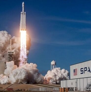 spacex’e,-„elon-musk’i-elestiren-calisanlarini-kovdu“-suclamasi