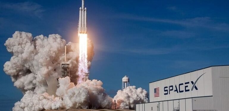 SpaceX’e, “Elon Musk’ı eleştiren çalışanlarını kovdu” suçlaması