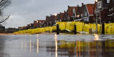 hollanda-noord-holland’da-sel-meydana-geldi