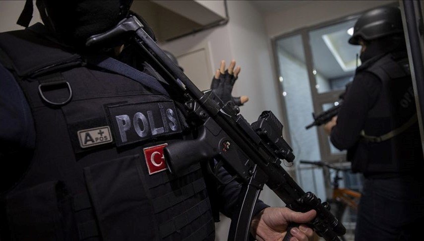 son-dakika: istanbul-merkezli-7-ilde-operasyon:-2-organize-suc-oerguetue-coekertildi