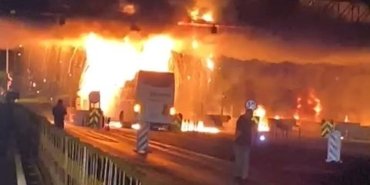 giselerde-beton-bariyere-carpan-yolcu-otobuesue-alev-aldi:-6-yarali