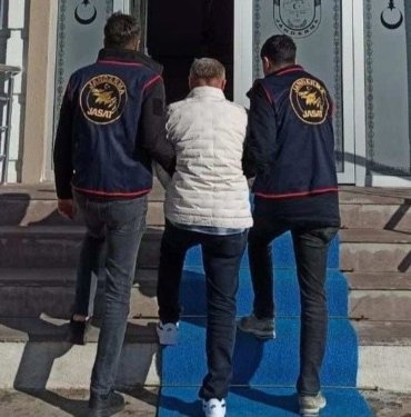 12,5-yil-hapis-cezasi-ile-aranan-sahis-jandarmaya-yakalandi