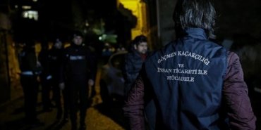 son-dakika: yilbasi-gecesi-kacak-goecmen-operasyonu:-121-goecmen-yakalandi