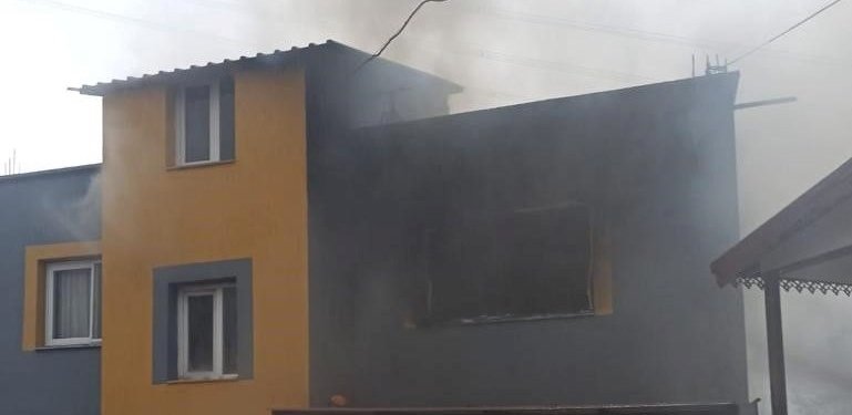 Hatay’da çıkan ev yangını itfaiye ekipleri tarafından söndürüldü