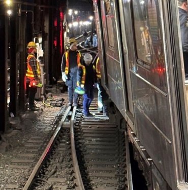 new-york’ta-metro-trenleri-carpisti:-24-yarali