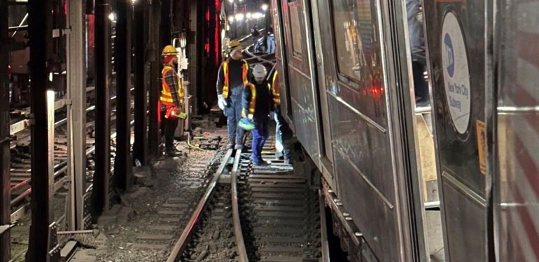 New York’ta metro trenleri çarpıştı: 24 yaralı