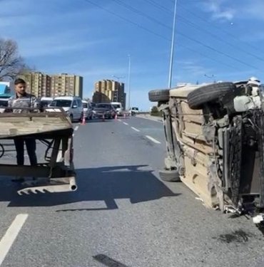 kucukcekmece’de-otomobil-takla-atti