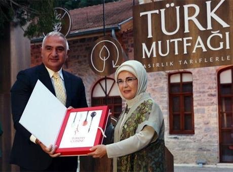 emine-erdogan-duyurdu!-asirlik-tariflerle-turk-mutfagi-kitabi-odule-aday