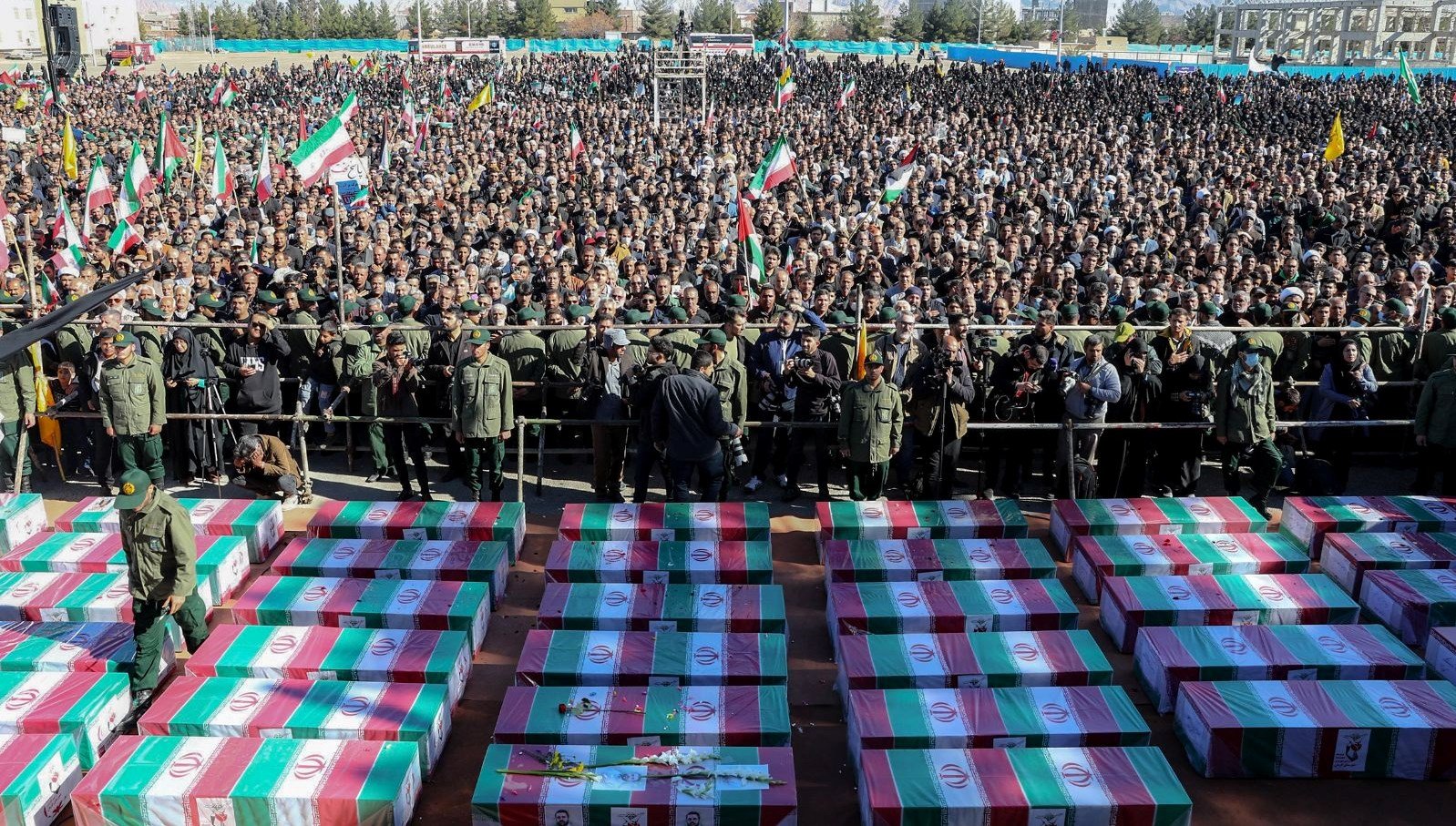 iran’da-bombali-saldirilara-karistigindan-suphelenilen-11-kisi-gozaltina-alindi