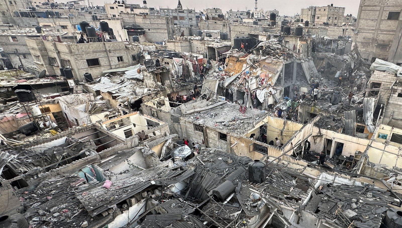 israil,-han-yunus’ta-evi-vurdu:-7-filistinli-hayatini-kaybetti