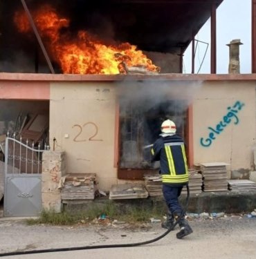 hatay’da-bir-evde-cikan-yangin-maddi-hasara-neden-oldu