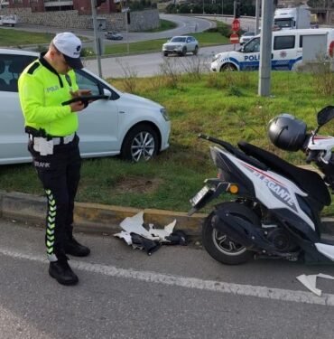 samsun’da-otomobil-ile-motosiklet-carpisti:-2-yarali