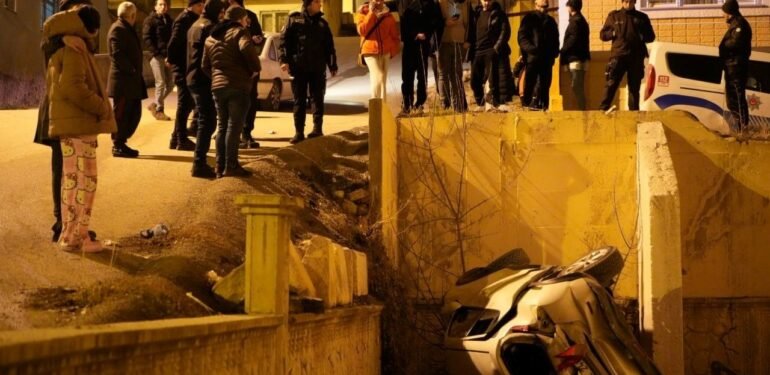 Bayburt’ta trafik kazası: 3 öğretmen yaralandı